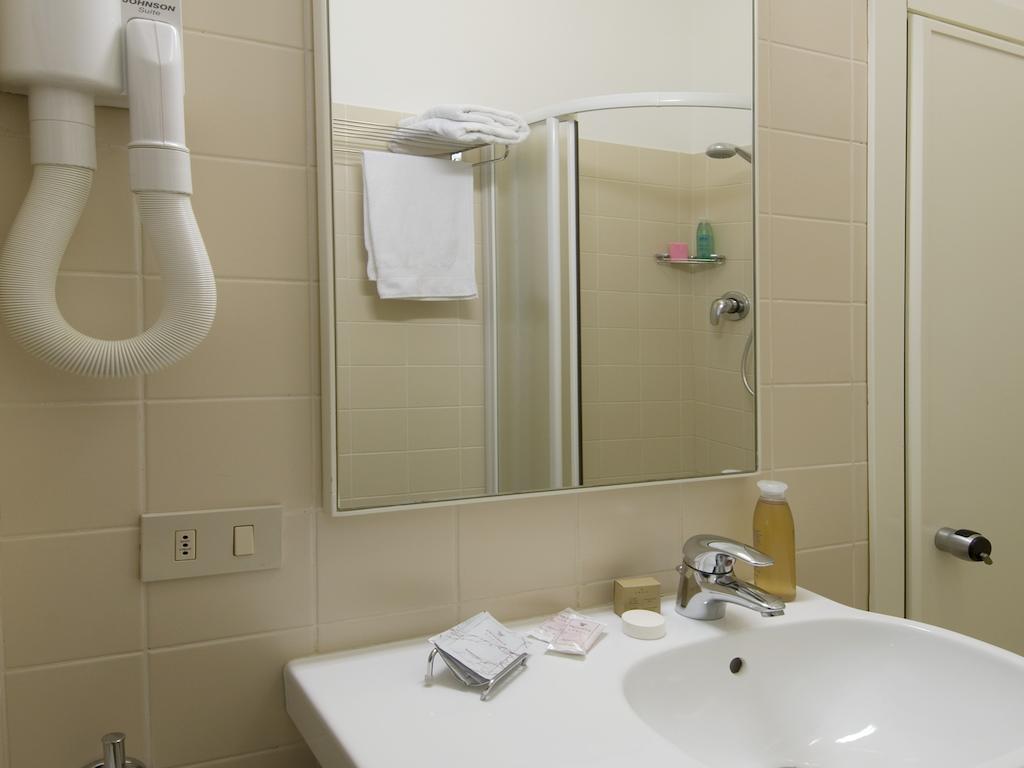 Hotel Nives リッチョーネ 部屋 写真